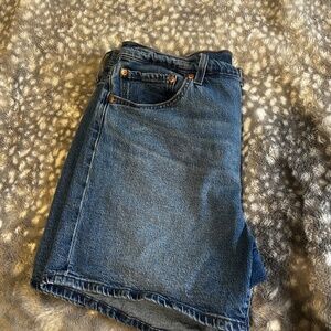 LEVIS 501 ORIGINAL FIT MID-THIGH LIGHTWEIGHT WOMEN'S SHORTS